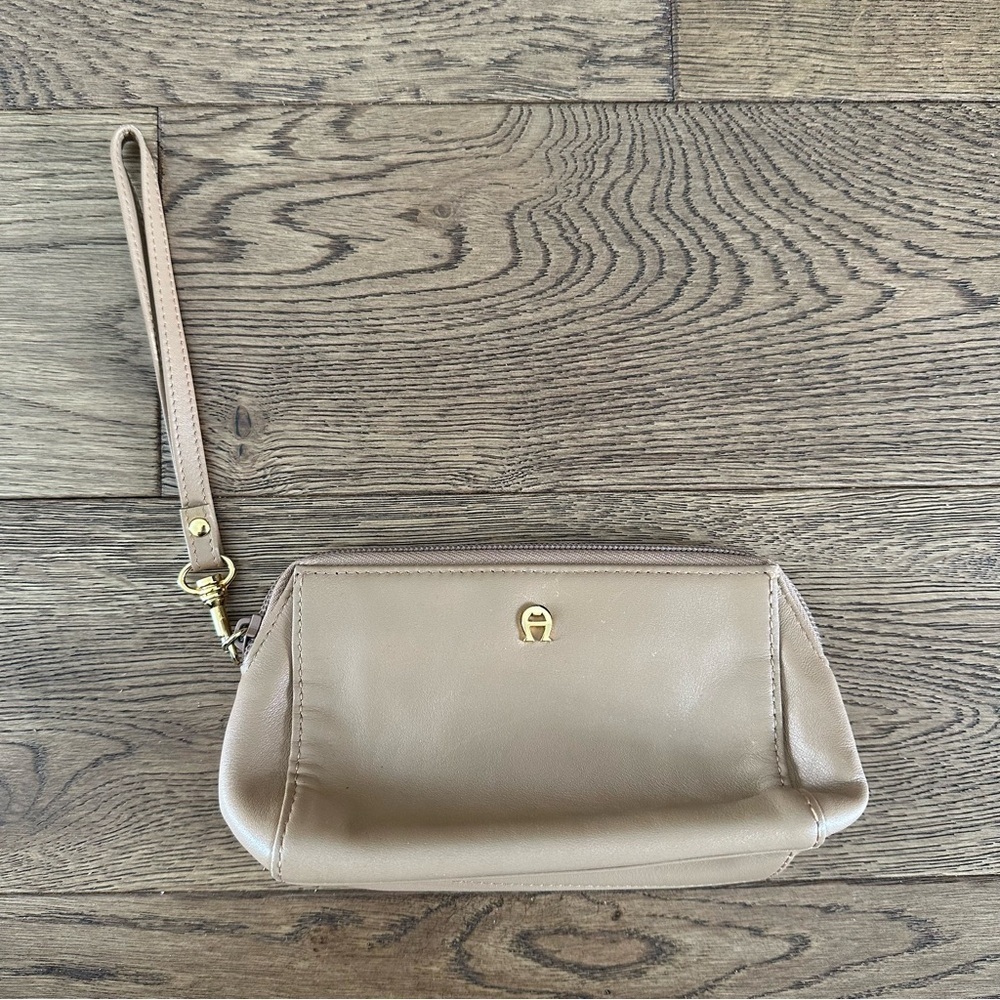 Etienne Aigner Beige Leather Small Wallet Pocket Bag